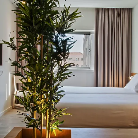 Hotell Spot Family Oporto